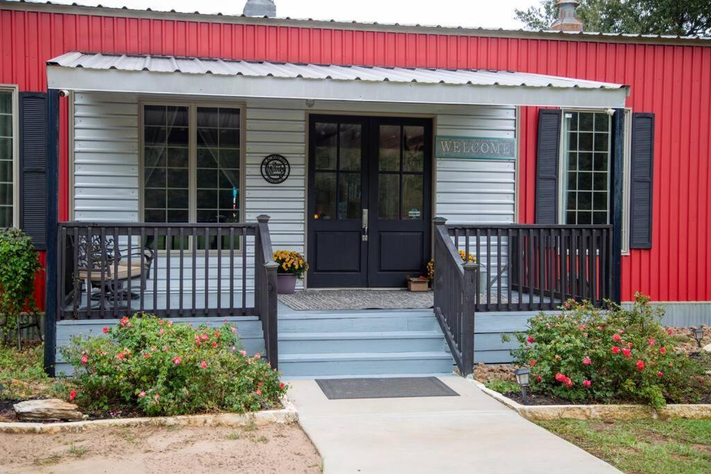 Villa Hot Tub, Fire Ring And A Large Family Kitchen! Navasota Exterior foto